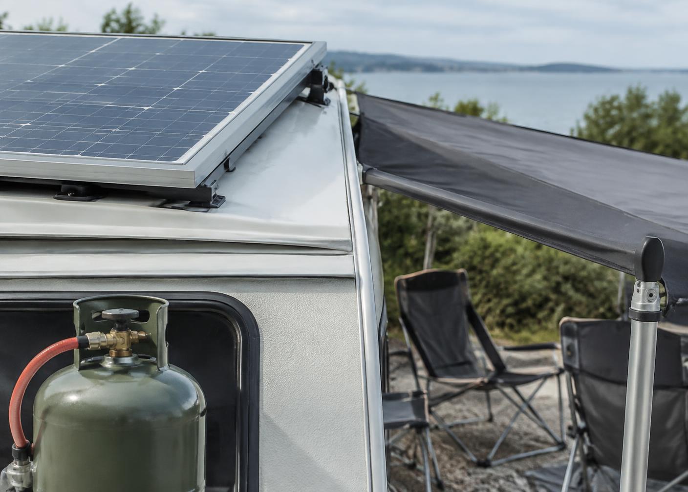 Solcellepanel og campingutstyr